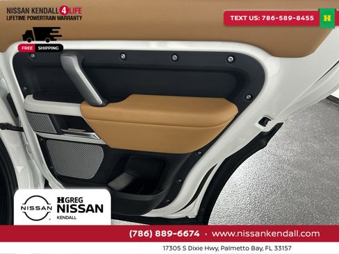 Used 2023 Land Rover Defender 130 X-Dynamic SE image 35