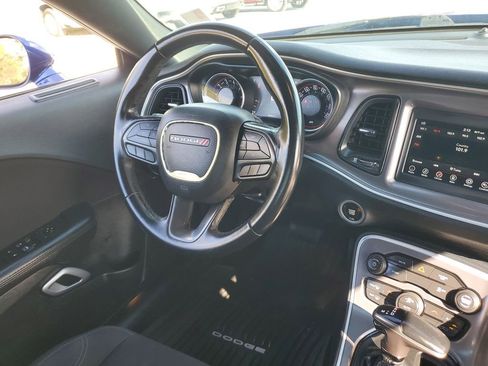 Used 2021 Dodge Challenger SXT image 15