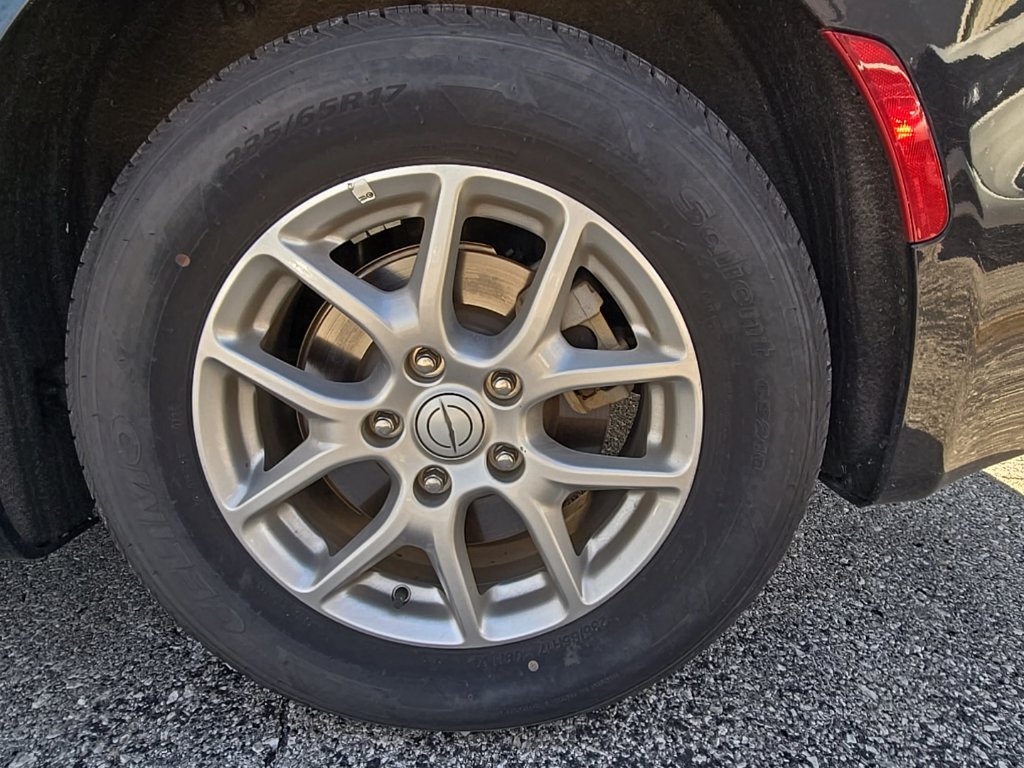 Used 2025 Chrysler Pacifica Select FWD image 16