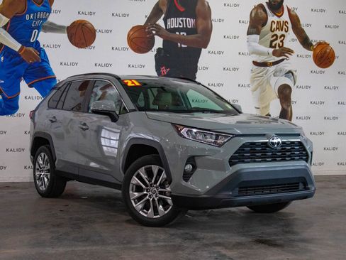 Used 2021 Toyota RAV4 XLE Premium AWD/4WD image 2