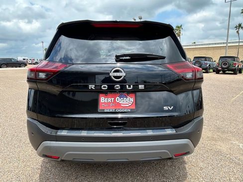 Used 2023 Nissan Rogue SV FWD image 5