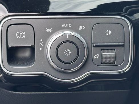 Used 2022 Mercedes-Benz A 220 4MATIC image 25
