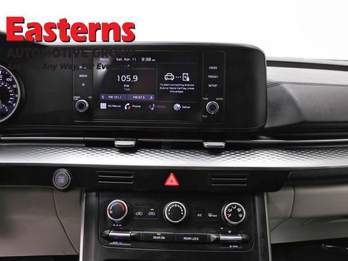 Used 2022 Kia Carnival LX image 12