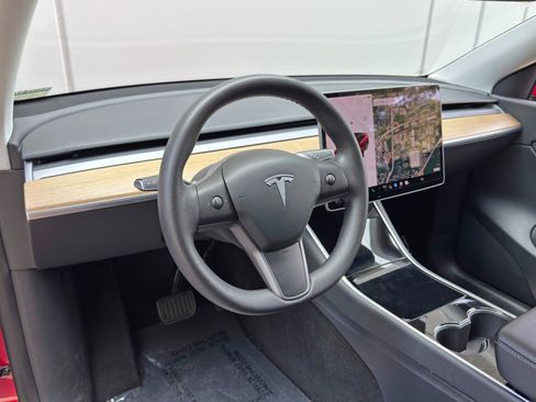 Used 2021 Tesla Model Y Long Range AWD/4WD image 14