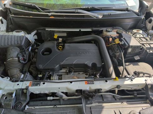 Used 2024 Chevrolet Equinox RS w/ RS Leather Package FWD image 12