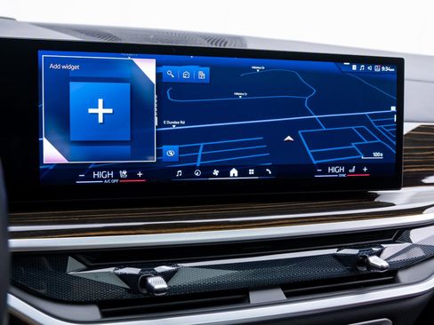 Used 2025 BMW X5 xDrive50e image 22