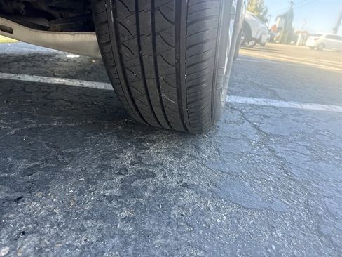 Used 2018 Chevrolet Equinox LT image 10