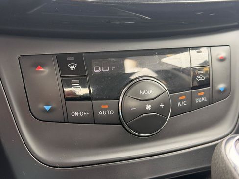 Used 2018 Nissan Sentra SV FWD image 19