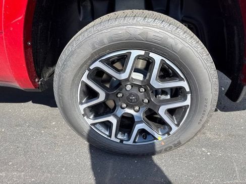 Used 2026 RAM 1500 Laramie AWD/4WD image 7