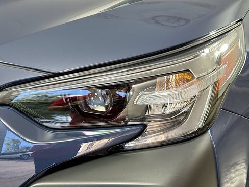 Used 2025 Subaru Outback Premium AWD/4WD image 39