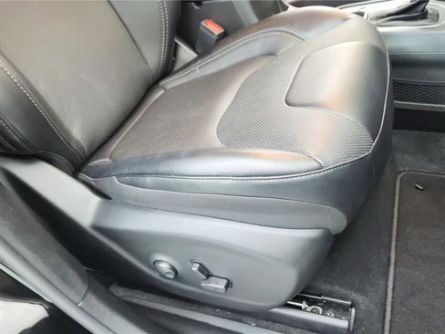 Used 2022 Jeep Cherokee Latitude Lux image 32