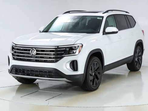 New 2026 Volkswagen Atlas SE FWD image 1
