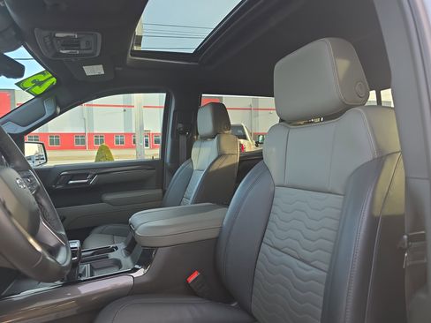 Used 2025 Chevrolet Silverado 1500 ZR2 image 13