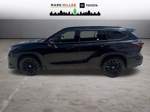 Certified 2025 Toyota Highlander XSE AWD/4WD image 2