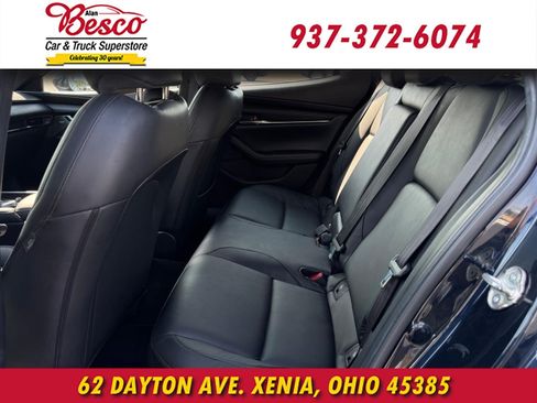Used 2019 MAZDA MAZDA3 Hatchback w/ Preferred Package FWD image 9