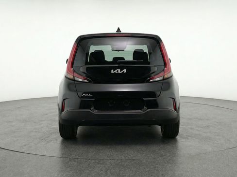 Used 2025 Kia Soul LX w/ LX Technology Package FWD image 7