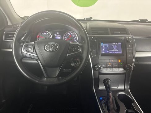 Used 2017 Toyota Camry SE image 21