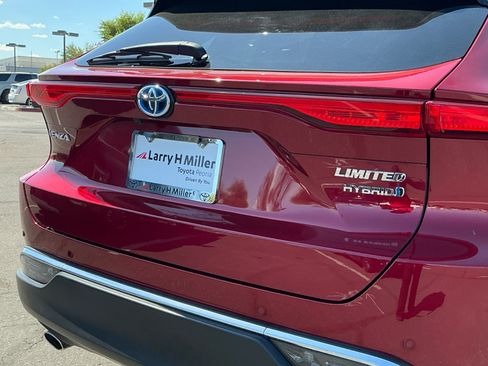 Used 2021 Toyota Venza Limited AWD/4WD image 24