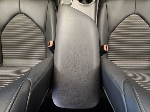 Used 2022 Toyota Camry SE image 21