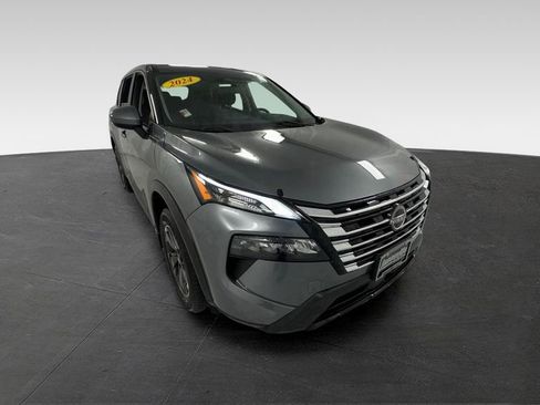 Used 2024 Nissan Rogue SV AWD/4WD image 1
