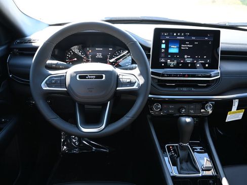 New 2026 Jeep Compass Latitude AWD/4WD image 15