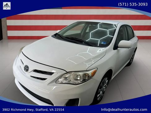 Used 2012 Toyota Corolla LE FWD image 2