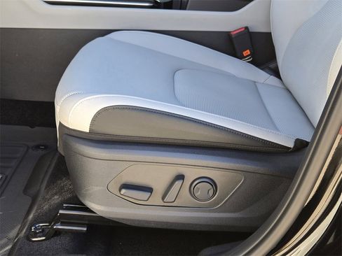 New 2026 Kia Sportage EX image 17