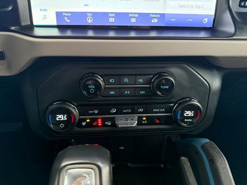 Used 2023 Ford Bronco Wildtrak image 41