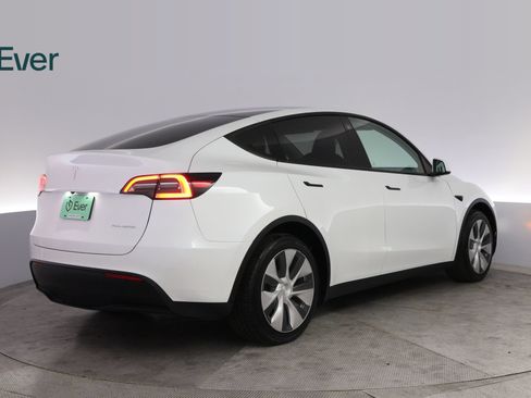 Used 2023 Tesla Model Y Long Range AWD/4WD image 3