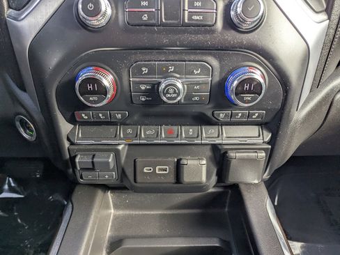 Used 2022 GMC Sierra 1500 SLT w/ SLT Premium Package image 38