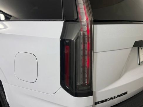 Used 2026 Cadillac Escalade Platinum Luxury AWD/4WD image 15