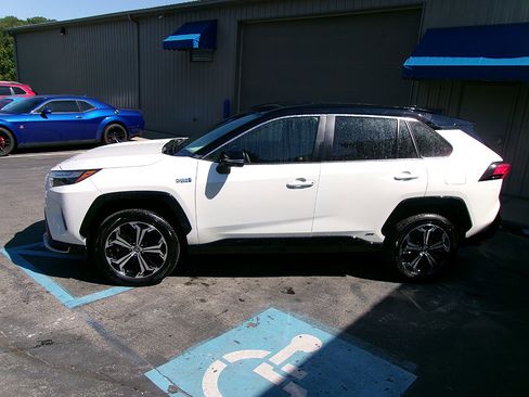 Used 2022 Toyota RAV4 XSE image 3