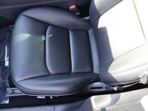 Used 2023 Tesla Model 3 Standard Range image 29