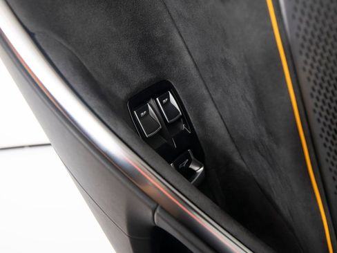 Used 2025 McLaren Artura Spider image 14