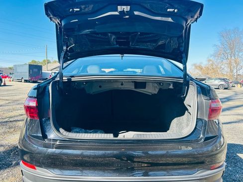 Used 2025 Volkswagen Jetta SE image 10