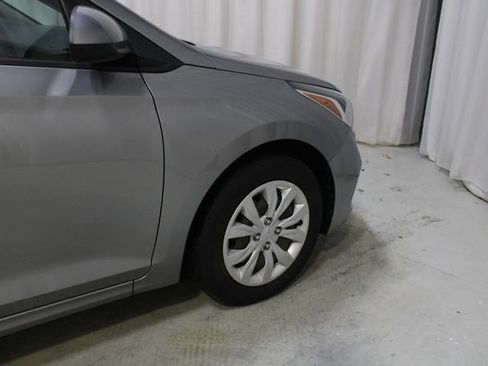 Used 2021 Hyundai Accent SE FWD image 25