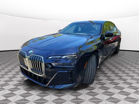 Certified 2023 BMW 740i RWD image 3