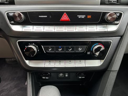 Used 2018 Hyundai Sonata SE FWD image 15