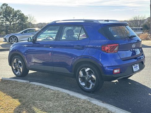 Used 2024 Hyundai Venue SEL image 8