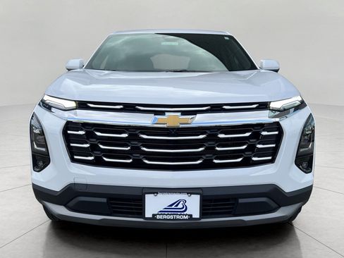 Used 2026 Chevrolet Equinox LT w/ Safety and Technology Package FWD image 4