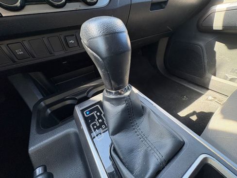 Used 2022 Toyota Tacoma SR5 image 34