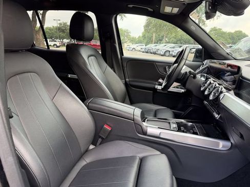 Used 2025 Mercedes-Benz GLB 250 image 16