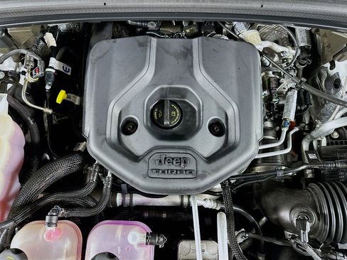 Used 2023 Jeep Grand Cherokee 4WD 4xe image 35