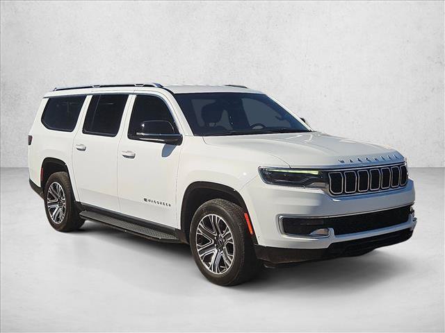 Used 2025 Jeep Wagoneer L 4WD w/ HD Trailer Tow Package image 3