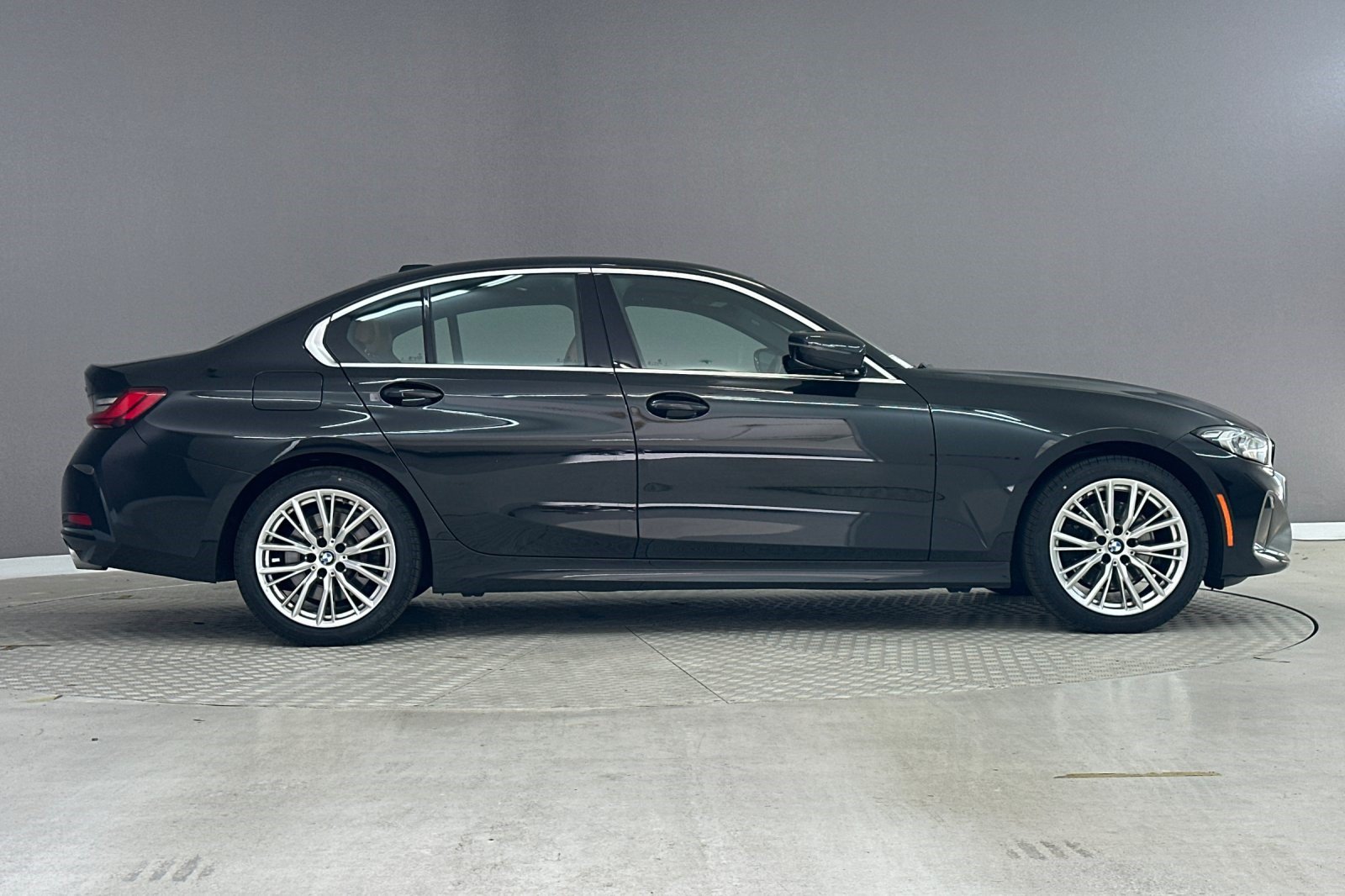 Used 2024 BMW 330i Sedan w/ Convenience Package RWD image 7
