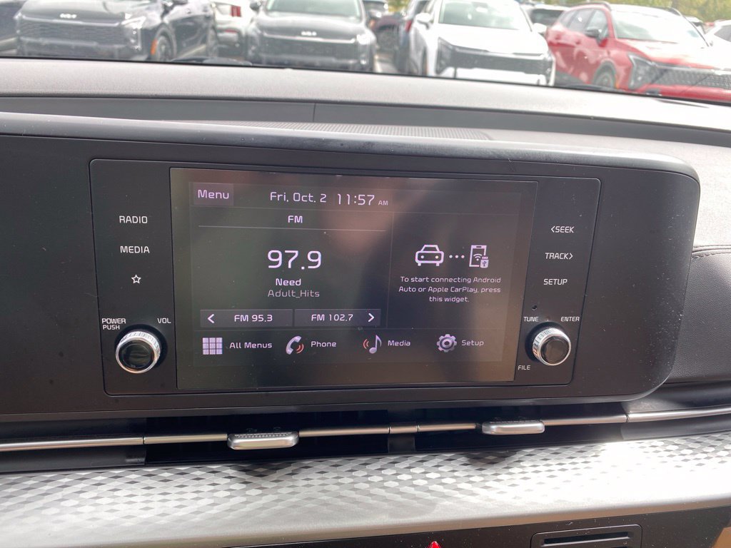 Certified 2024 Kia Carnival LX FWD image 16