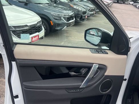 Used 2021 Land Rover Discovery Sport SE image 6