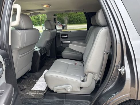 Used 2018 Toyota Sequoia Limited AWD/4WD image 14