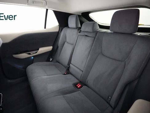 Used 2023 Lexus RZ 450e Premium image 9