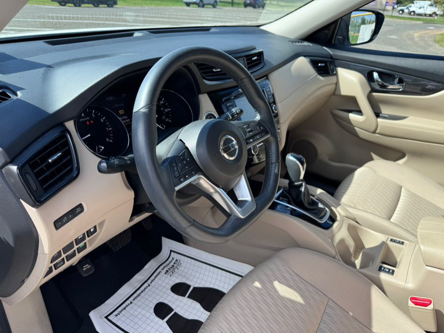 Used 2018 Nissan Rogue SV w/ Premium Package AWD/4WD image 13